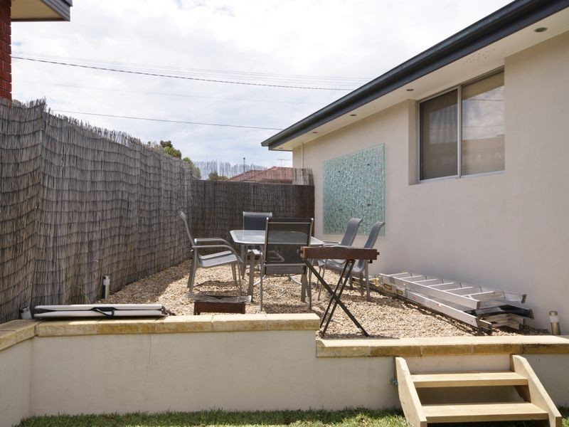 8a Lloyd St, Greystanes NSW 2145