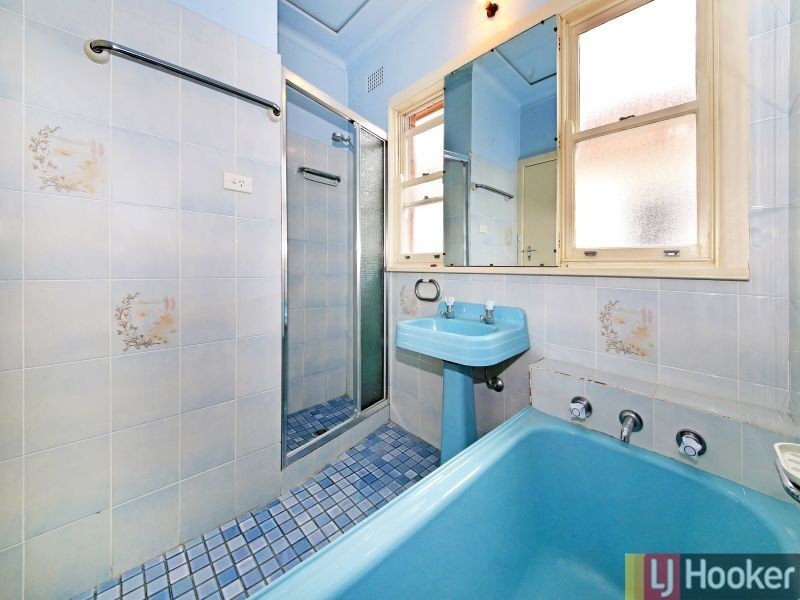 10 Sixth Avenue, Berala NSW 2141