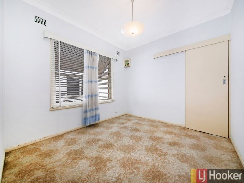 10 Sixth Avenue, Berala NSW 2141