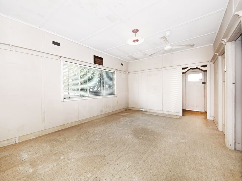 4 Corliss St, Regents Park NSW 2143