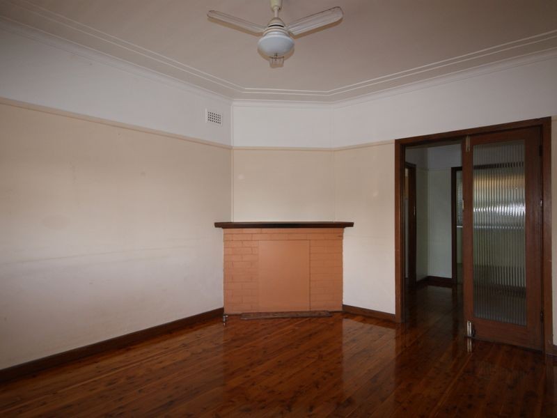 6 Railway Street, Guildford NSW 2161