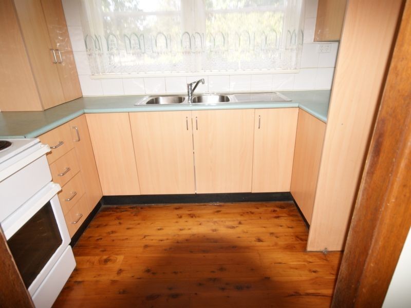 6 Railway Street, Guildford NSW 2161