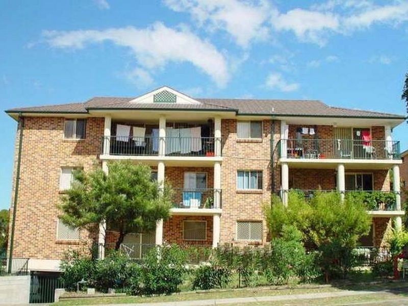 7/142 Meredith St, Bankstown NSW 2200