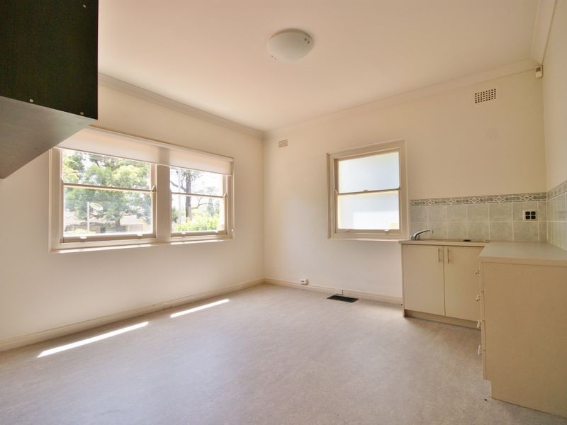 12 Caroline Street, Westmead NSW 2145