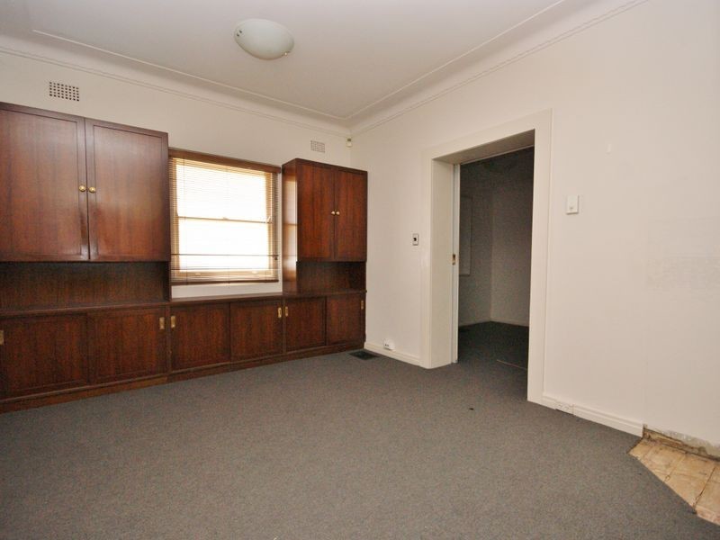 12 Caroline Street, Westmead NSW 2145