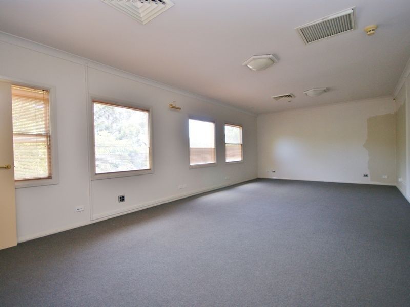 12 Caroline Street, Westmead NSW 2145