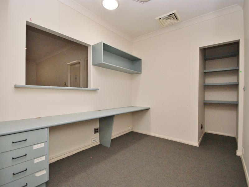 12 Caroline Street, Westmead NSW 2145