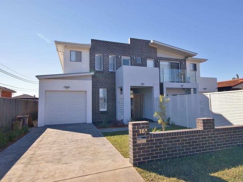 16a Glenbrook Cres, Georges Hall NSW 2198
