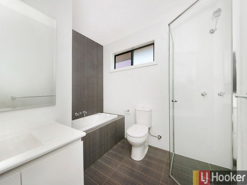 130b Lindesay St, Campbelltown NSW 2560