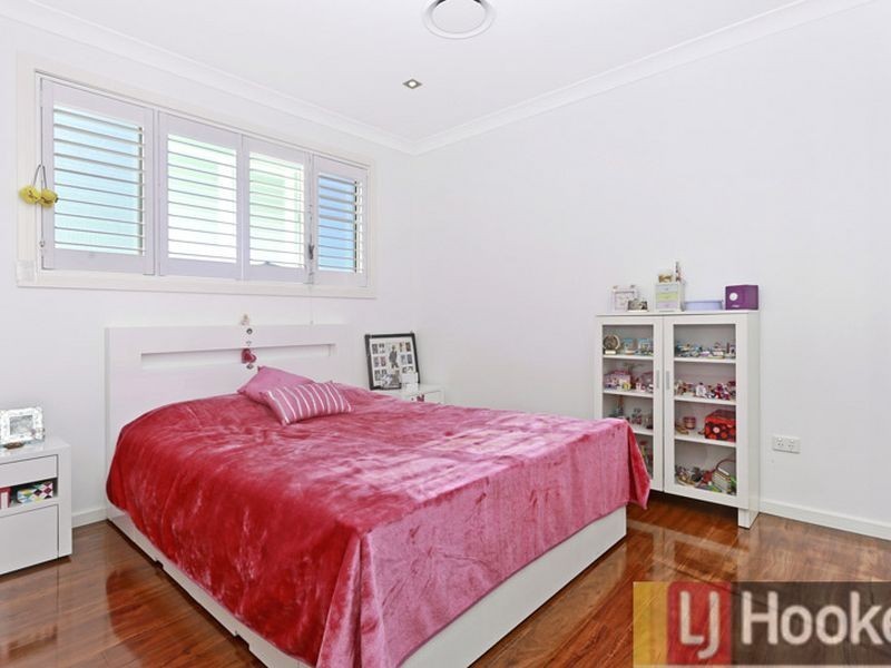 16 Glenbrook Crescent, Georges Hall NSW 2198