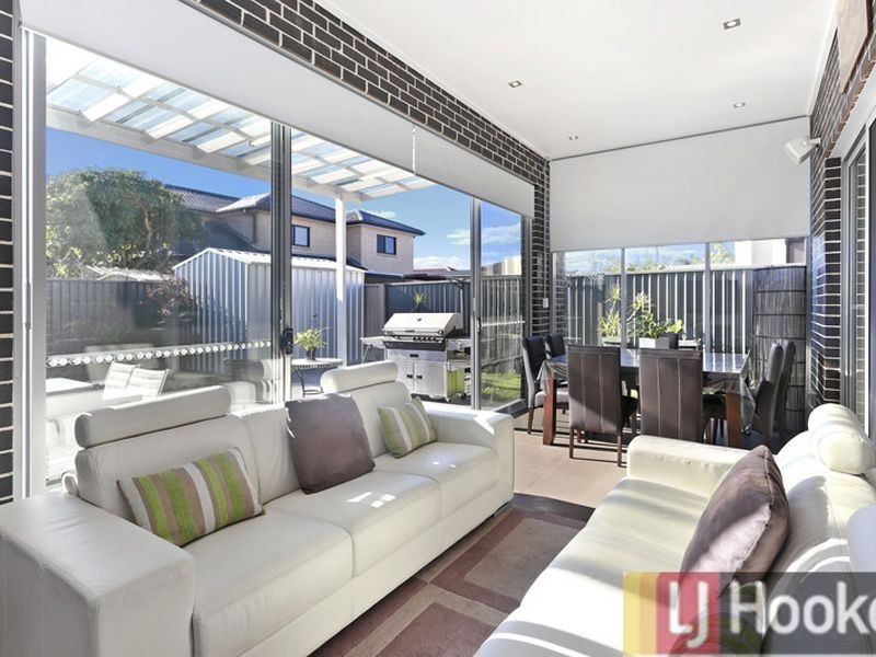 16 Glenbrook Crescent, Georges Hall NSW 2198