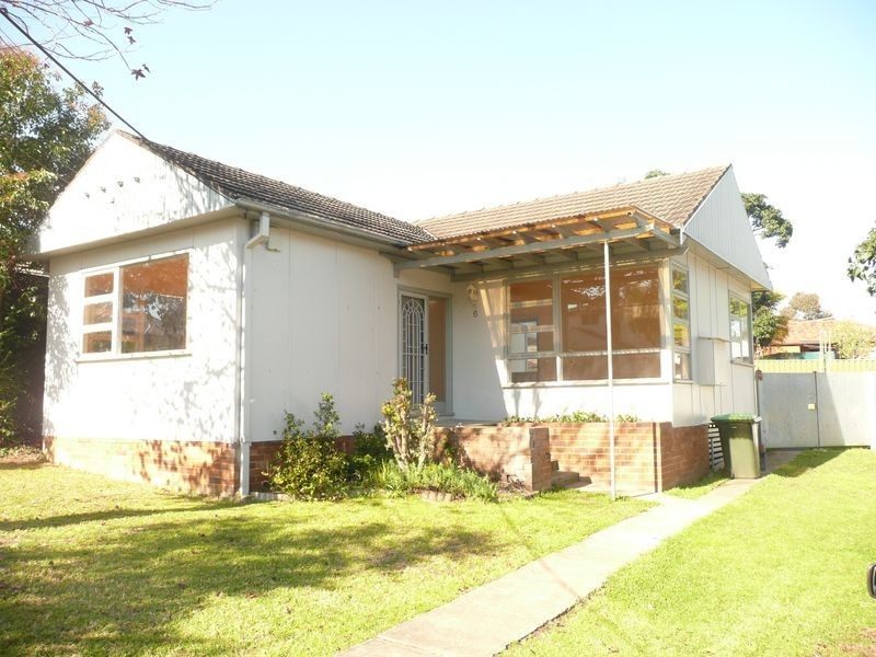 6 Moss St, Chester Hill NSW 2162