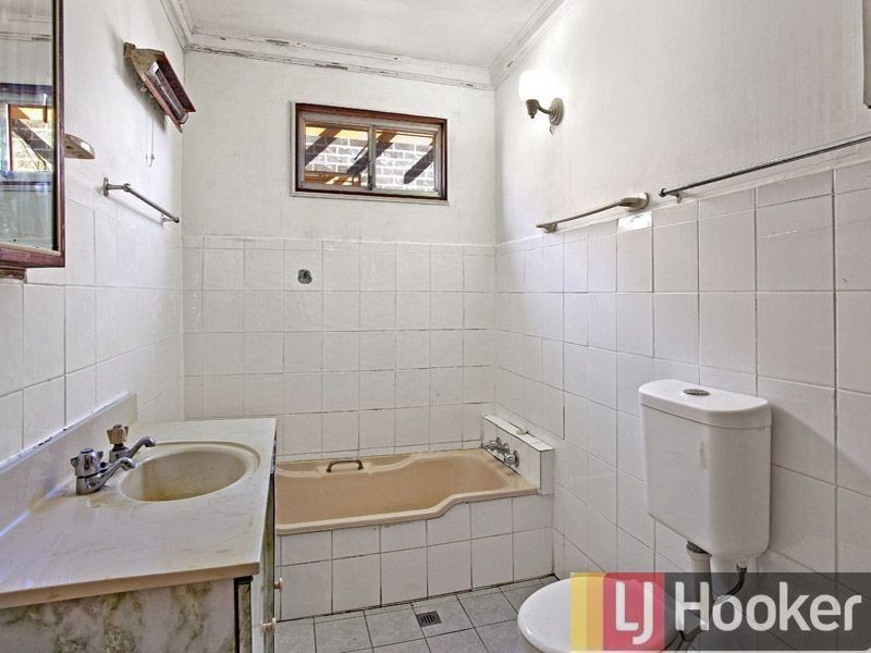 74 Station St, Guildford NSW 2161