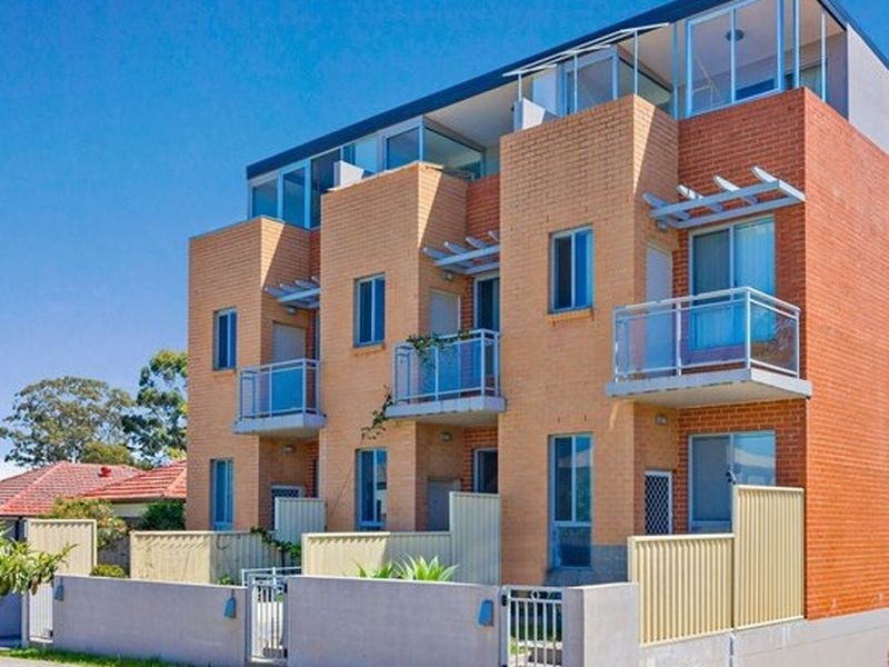 16/17-21 Kirkham Rd, Auburn NSW 2144