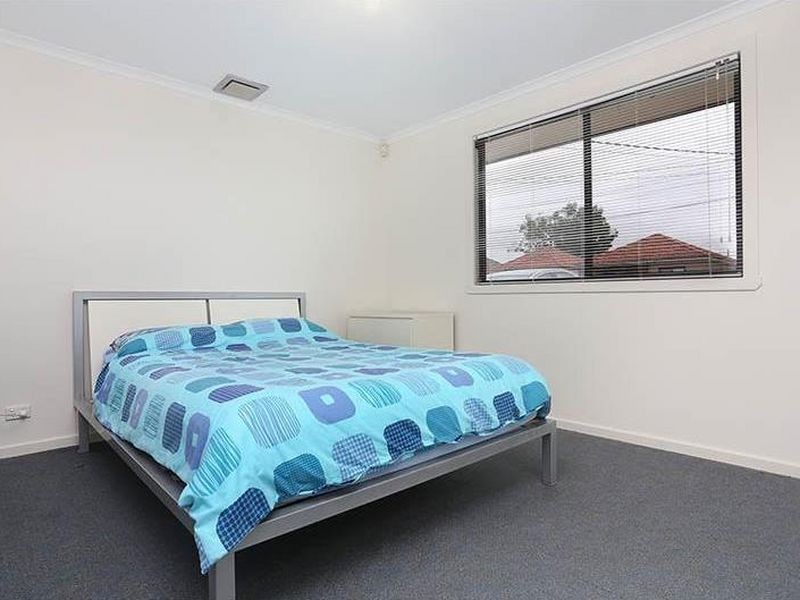 2 Banksia St, Granville NSW 2142