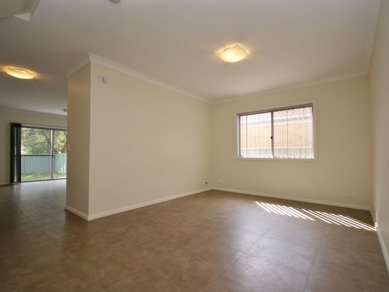 2b Laundess Ave, Panania NSW 2213