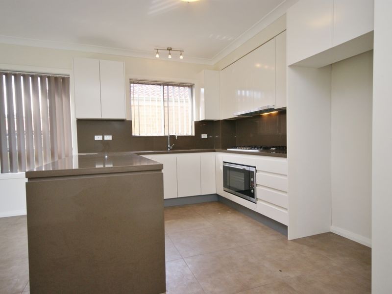 2b Laundess Ave, Panania NSW 2213