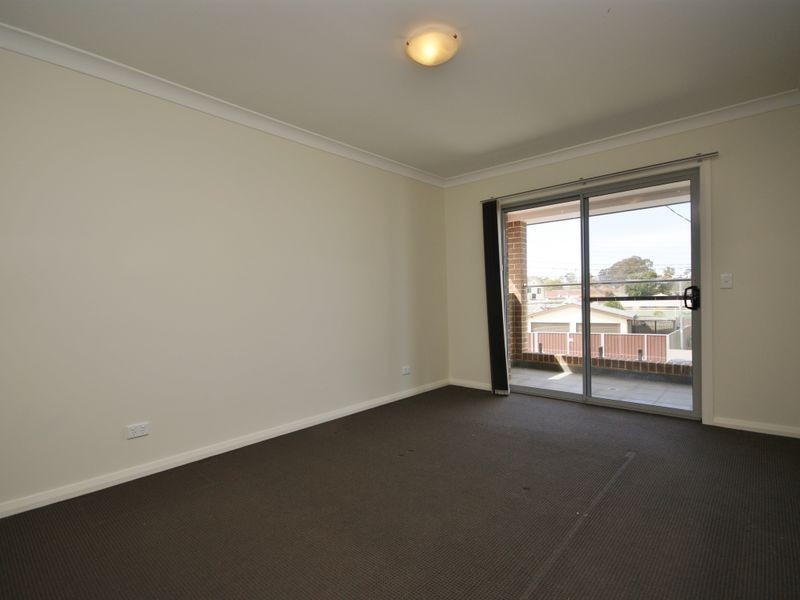 2b Laundess Ave, Panania NSW 2213