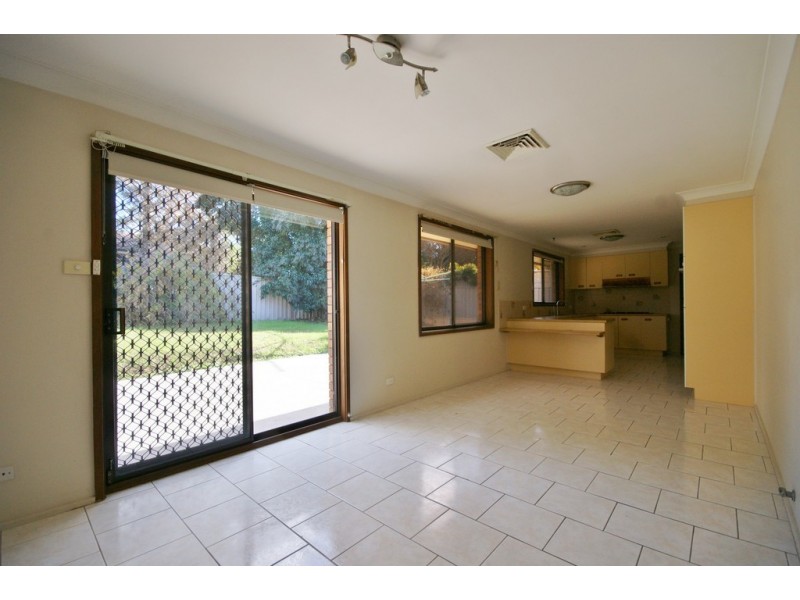 5 Canna Pl, St Andrews NSW 2566