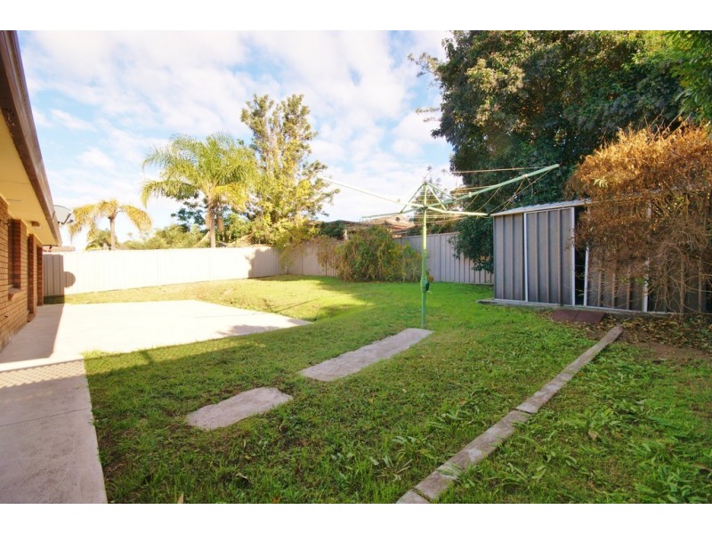 5 Canna Pl, St Andrews NSW 2566