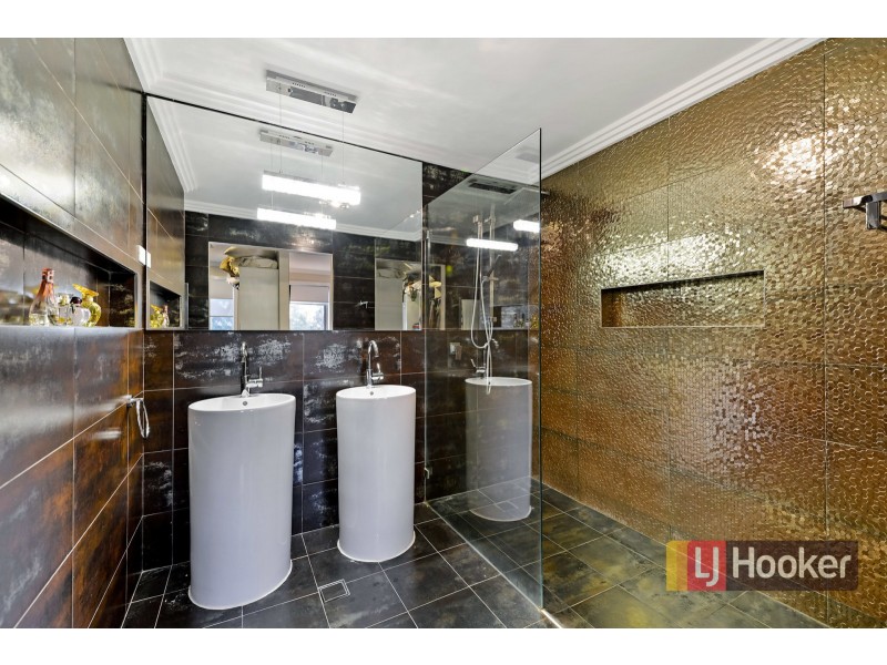 50 Woburn Abbey Court, Wattle Grove NSW 2173