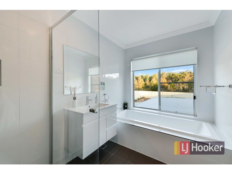 50 Woburn Abbey Court, Wattle Grove NSW 2173