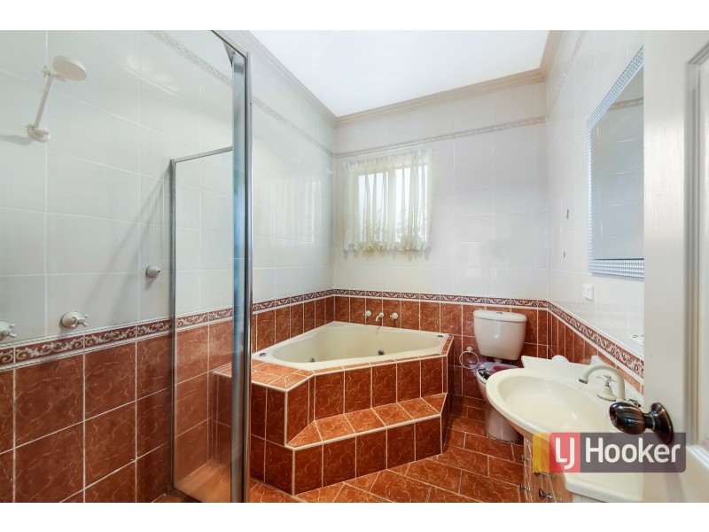 42 Lascelles Ave, Greenacre NSW 2190