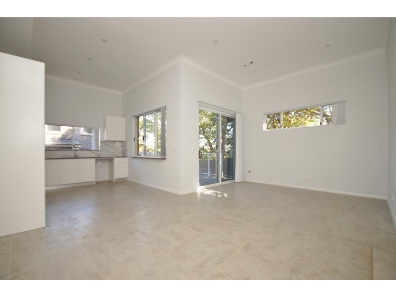 115 Lindesay St, Campbelltown NSW 2560