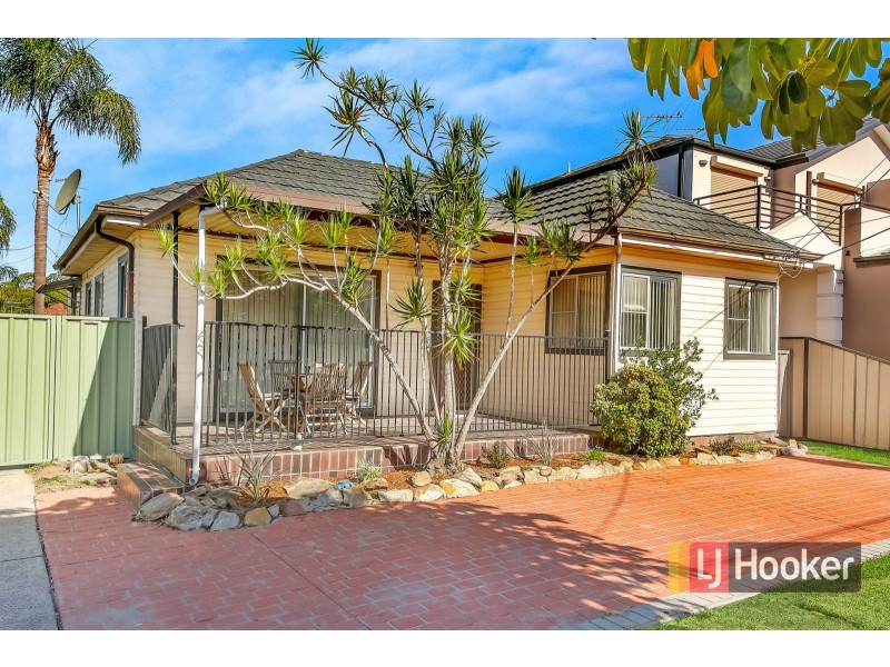 15 Queen St, Revesby NSW 2212