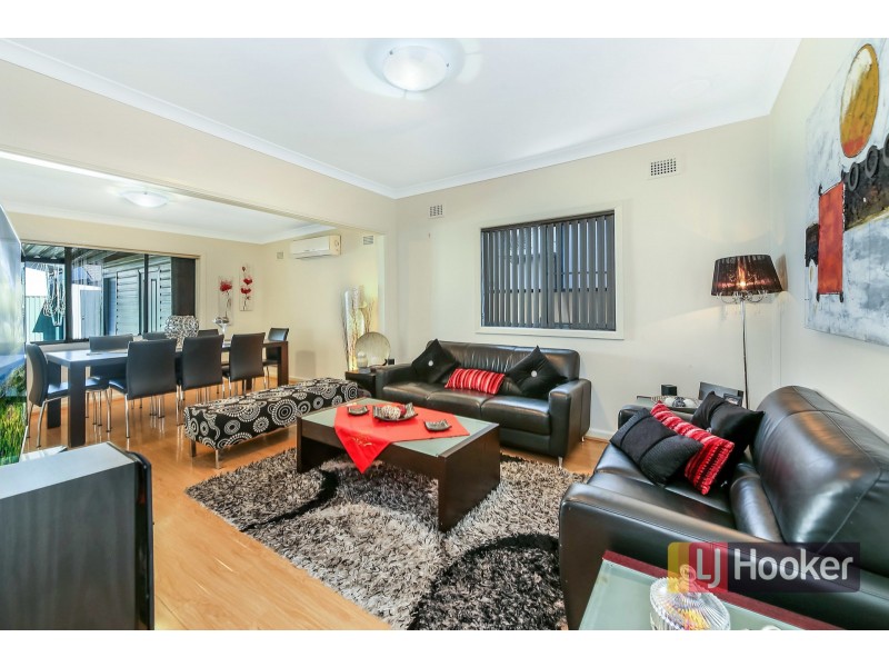 15 Queen St, Revesby NSW 2212