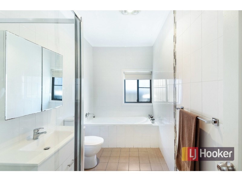 15 Queen St, Revesby NSW 2212