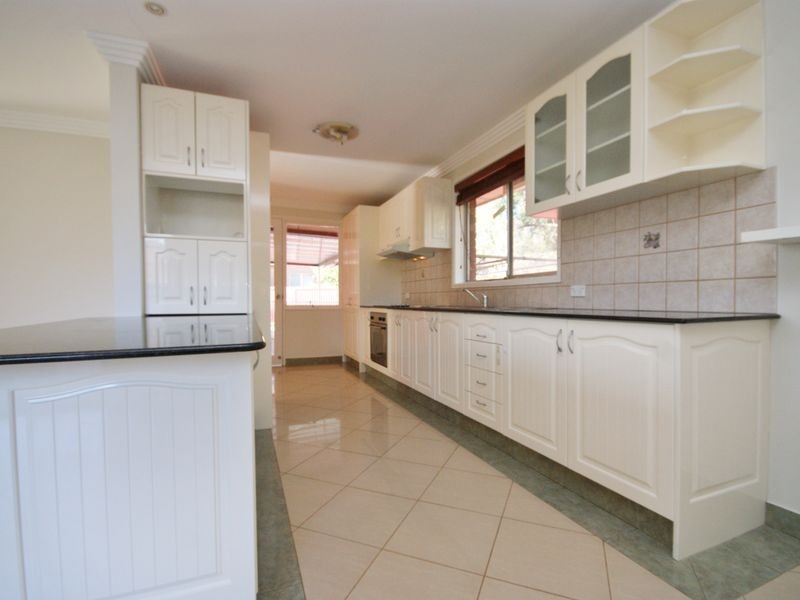 6 Willow Pl, Bass Hill NSW 2197