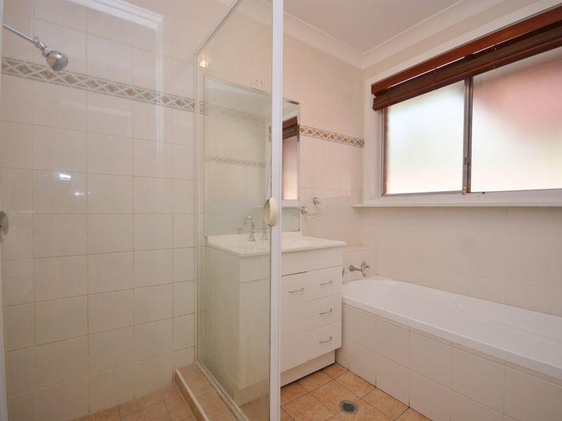 6 Willow Pl, Bass Hill NSW 2197