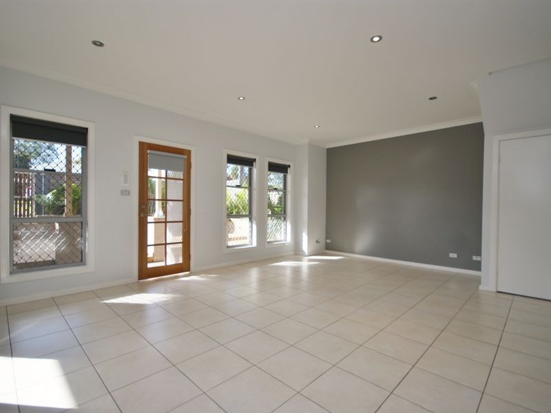 2/12-14 Albert St, Revesby NSW 2212