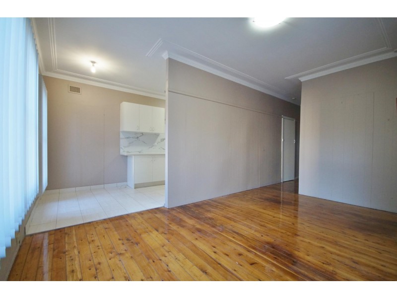 2 Corliss St, Regents Park NSW 2143