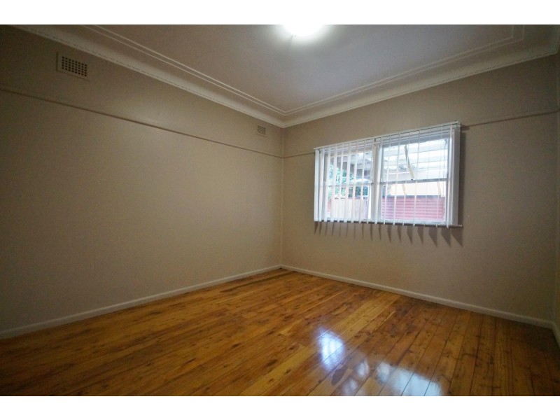 2 Corliss St, Regents Park NSW 2143