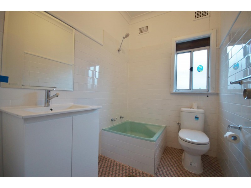 2 Corliss St, Regents Park NSW 2143