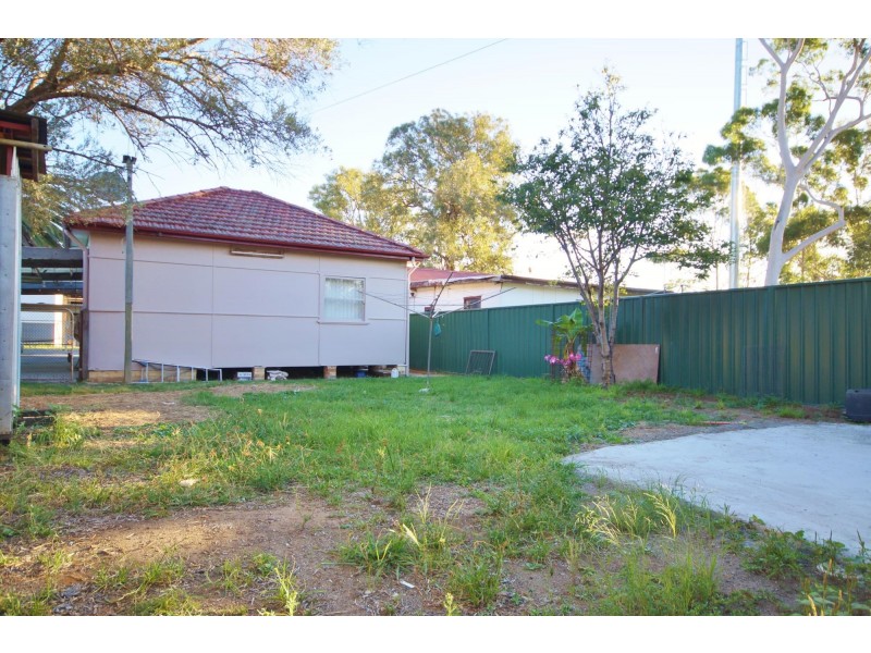 2 Corliss St, Regents Park NSW 2143