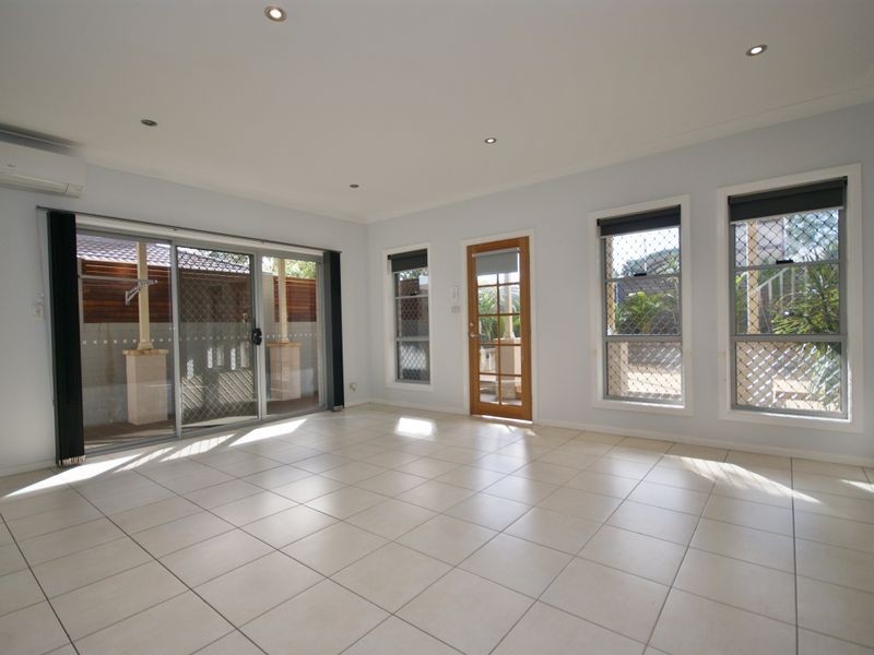 2/12-14 Albert Street, Revesby NSW 2212