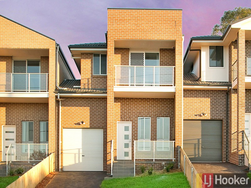 130B Lindesay St, Campbelltown NSW 2560