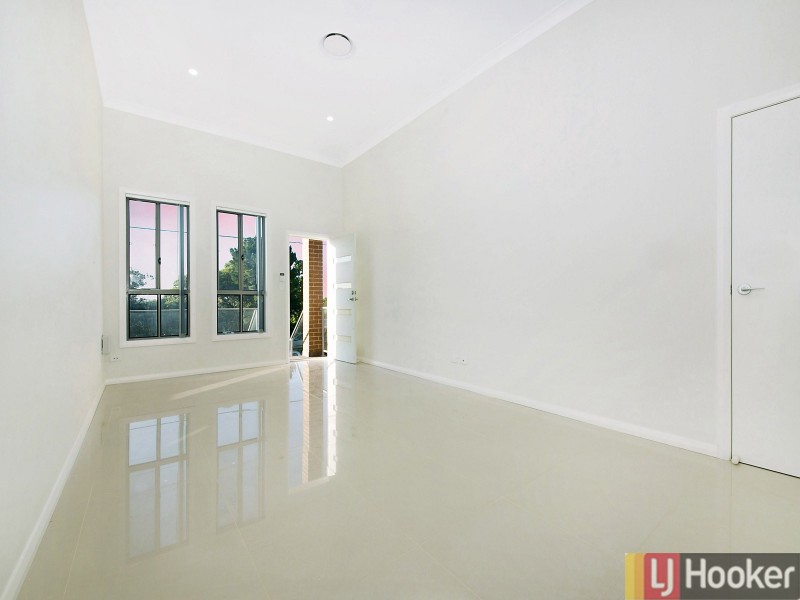 130B Lindesay St, Campbelltown NSW 2560