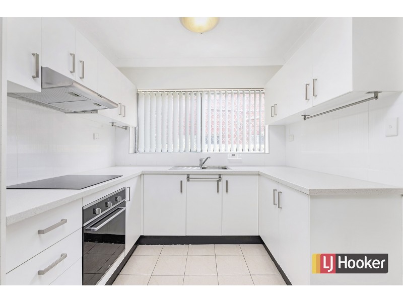 2/122 Harrow Rd, Auburn NSW 2144