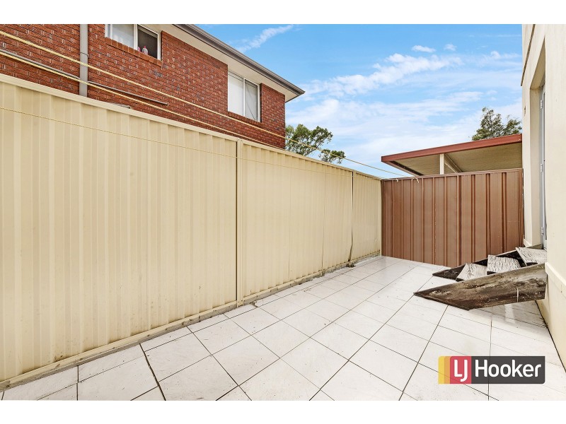 2/122 Harrow Rd, Auburn NSW 2144