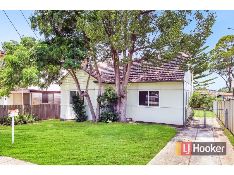 24 Dunbar Ave, Regents Park NSW 2143