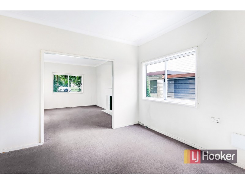 24 Dunbar Ave, Regents Park NSW 2143