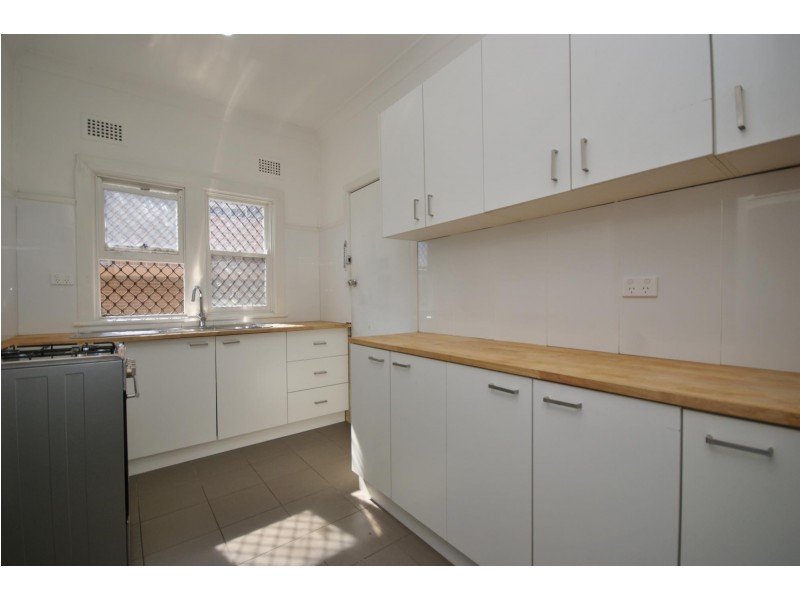 70 Cardigan St, Guildford NSW 2161