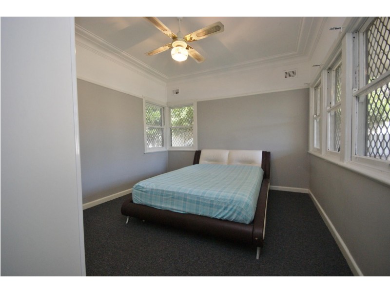 70 Cardigan St, Guildford NSW 2161