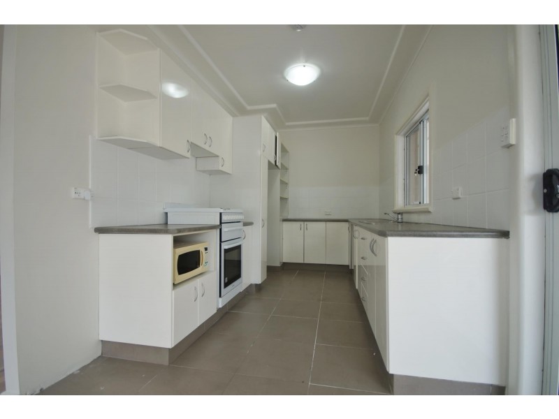 100 Betts Rd, Merrylands West NSW 2160