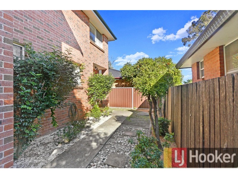 2/20 Albert Rd, Auburn NSW 2144