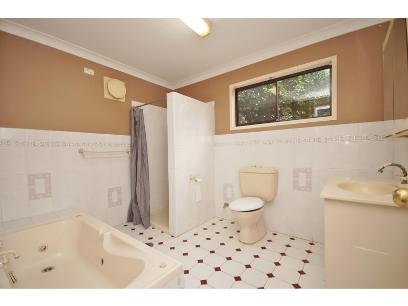 17 Rixon St, Bass Hill NSW 2197